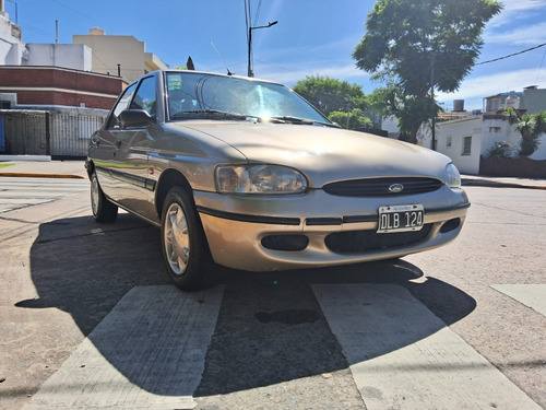 Ford Escort 1.8 lx 16v