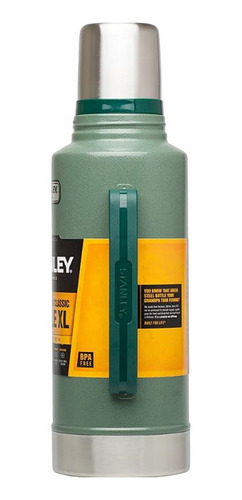 Imagen 2 de 4 de Stanley Termo Clásico 1.9 LTS de acero inoxidable verde
