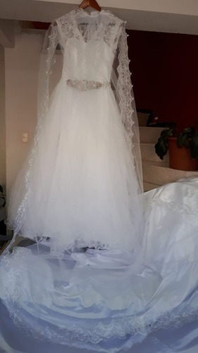 Vestido De Novia Con Cola Desmontable, Crinolina Y Velo