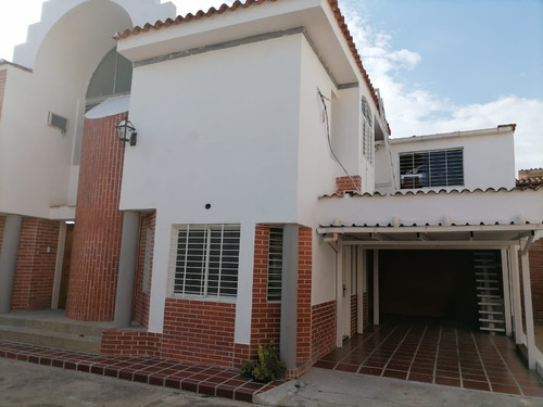 Imagen 1 de 7 de En Venta Town House Trigal Norte 04127439408