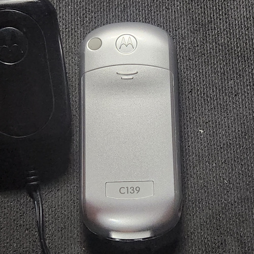 Celular Motorola C139 Telcel Funcionando Bien, Cargador Original, Basico Económico Retro Clasico Barato, Nokia C3 1200 N8 N96 C3 5300 3220 1100 1108 (Usado)