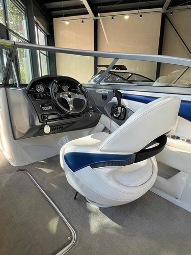 Lancha Monterey 204 Fs - Volvo Penta V8 - Santana Yachts