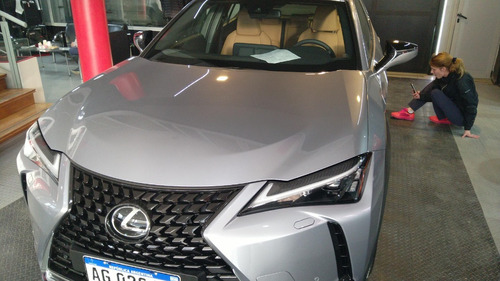 Lexus UX 250h Luxury