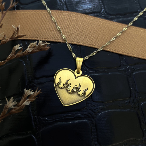 Cadena Y Dije Corazón Llamas Fuego Ardiente Oro 18k Oro 18k 55 Cm