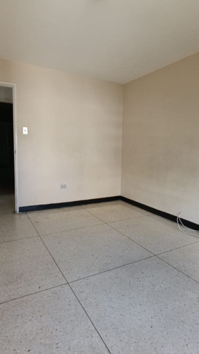 Apartamento En Venta En La Urb. Los Palos Grandes. Km