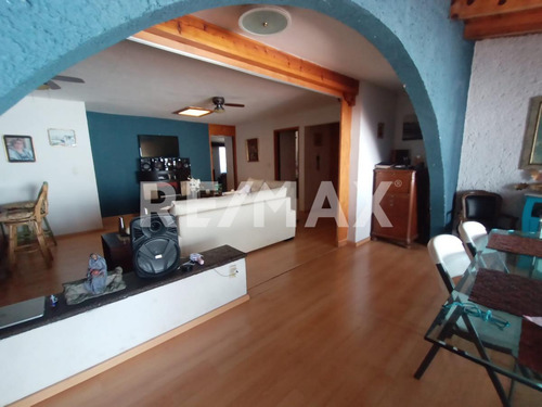 Casa En Avenida De La Rica En Villas Del Meson