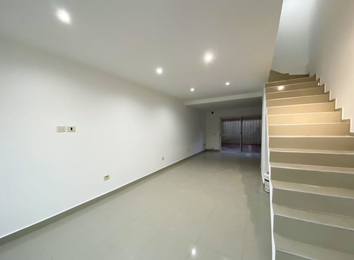 Imagen 3 de 11 de Alquiler De Departamento De 3 Ambientes, En Canning