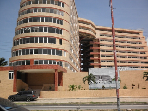 Imagen 19 de 19 de Alquiler Fijo. Apartamento En Costa Azul. Al Frente Al C.c La Vela.