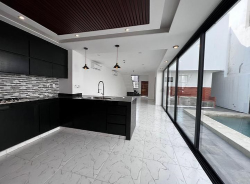 Casa En Venta Con Paneles Solares Y Alberca Fracc Lomas Del