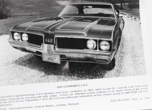 Foto Antigua Oldsmobile 442 1969 No Folleto Manual Auto Coup