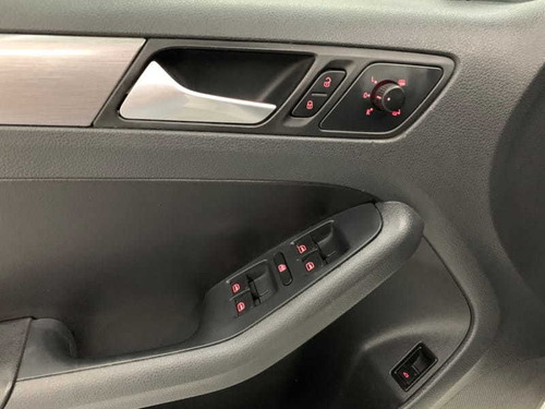 Imagem 11 de 15 de Volkswagen Jetta 2.0t 2013