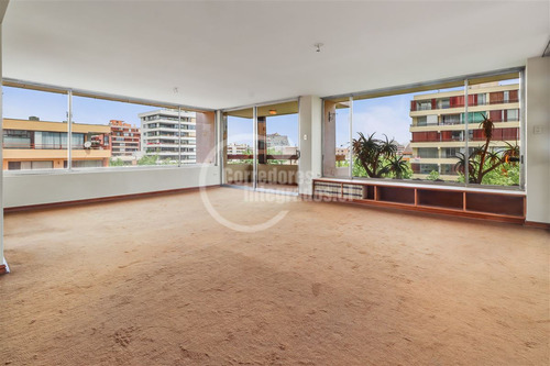 Departamento En Venta De 4 Dorm. En Providencia