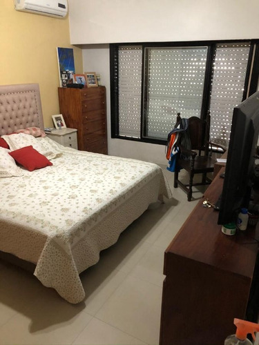 Imagen 9 de 30 de Vivienda Multifamiliar-casa 3 Amb + Dpto 4 Amb-cocheras - Fondo Libre C/ Piscina
