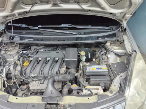 Nissan Livina 2011 1.6 Flex 5p