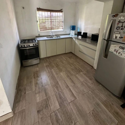 Casa A La Venta En Calle Ecuador 540 (barrio Las Violetas)