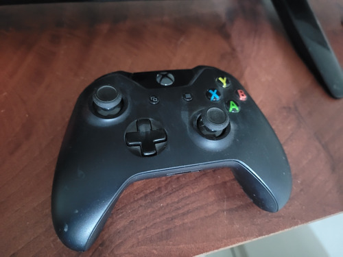 Consola Xbox One 1ra Generación De 1tb (Usado)