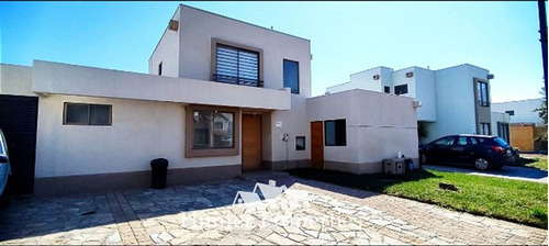 Arriendo De Casa Exclusivo Condominio Ciudad De Los Valles 