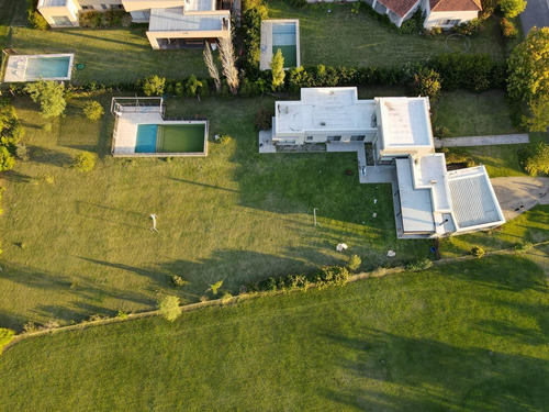 Imagen 4 de 30 de Casa De 3 Dormitorios En Venta Con Pileta Aldea Golf Barrio Cerrado Privado