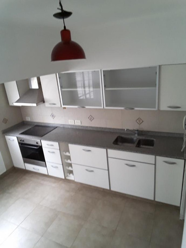 Imagen 6 de 14 de Departamento En Venta En Moron Sur
