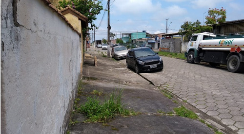 Vendo Casa Lado Praia Com Amplo Terreno No Gaivota -itanhaém