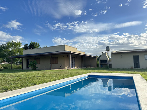 Venta Casa Quinta Con Piscina, 1 Habitación   Dependencia Barrio Del Carmen - Lobos