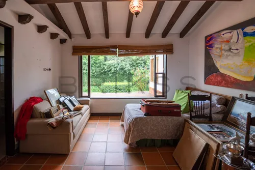 Casa Campestre En Venta En Llanogrande. Cod V50106