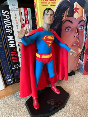 Estátua Superman Clássico Action Figure Boneco Homem De Aço