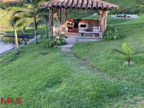Encantadora Casa A 10 Min De Guatape(mls#239128)