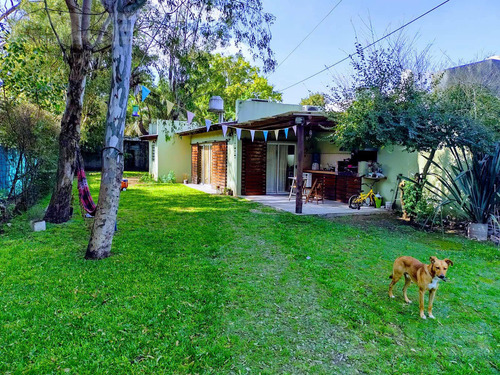 Moderna Propiedad De 3 Ambientes En Villa Udaondo Con Espacioso Parque