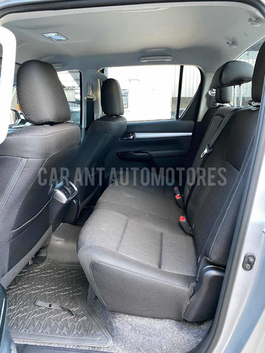 Imagen 8 de 10 de Toyota Hilux 2.8 Cd Srv 177cv 4x2 At /// 2021 - 0km