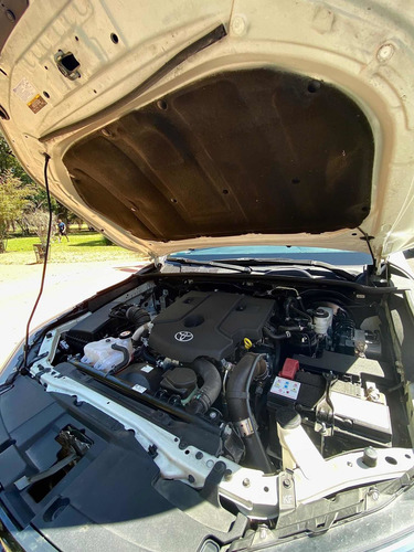 Imagen 7 de 25 de Toyota Hilux 2021 2.8 Cd Srx 177cv 4x4 At