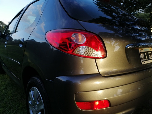 Peugeot 207 2014 1.4 Allure 75cv