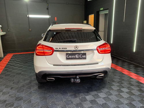 Mercedes-Benz Classe GLA 1.6 Vision Turbo Flex 5p