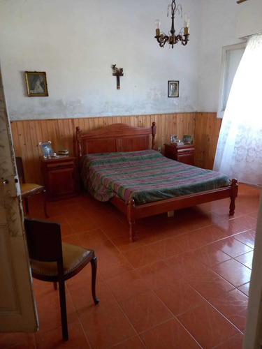 Imagen 5 de 12 de Al946 Venta Casa Con Jardin, Gran Fondo 5 Ambientes Peñarol