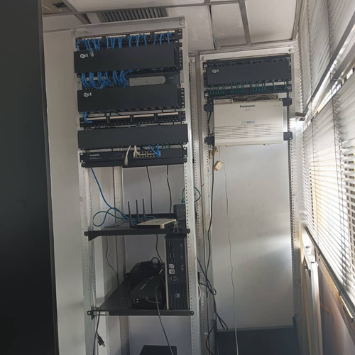 Venta De Oficina En El Centro Profesional Del Este , La Casanova Bv