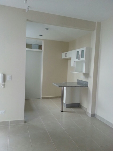 Imagen 2 de 14 de Bello Apartamento En Condomio