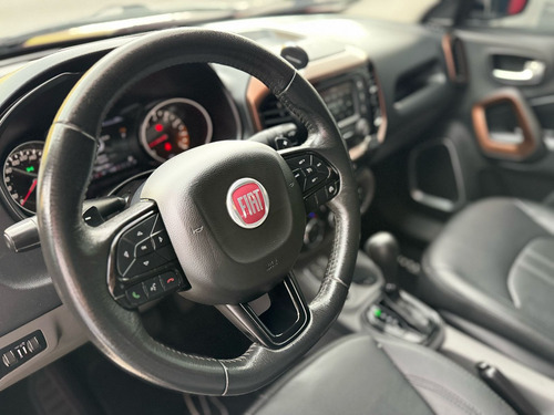 Fiat Toro 2.4 Volcano 16v Flex 4x2 Aut. 4p