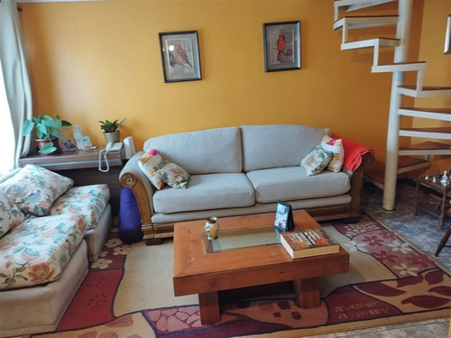 Casa En Venta De 3 Dorm. En La Cisterna