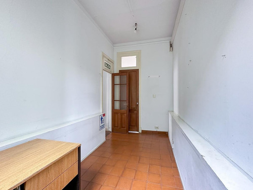 Imagen 20 de 24 de Departamento 4 Ambientes. Apto Comercial. Frente A Plaza. Piso Alto.