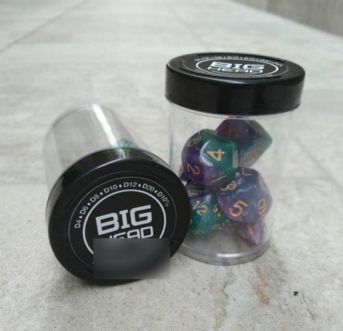 Imagem 2 de 4 de Kit 7 Dados Rpg | Sangrento + Caixinha Protetora