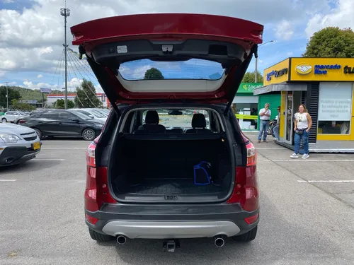 Ford Escape 2.0 TITANIUM AT 4X2