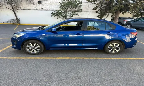 Kia Rio 4p LX L4/1.6 Aut