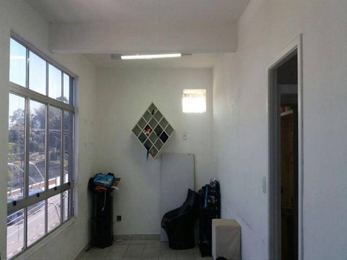 Imagem 10 de 13 de Sala Comercial Em Ótimo Estado Com Banheiro Na Vila São Jorge Em São Vicente E Está Em Otimo Estado Para Montar Seu Escritorio Ou Seu Consultório Ou Até Mesmo Um Comercio Com Uma Otima Localização Pr
