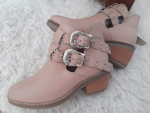 Botas Abiertas Tachas Cuero 2019