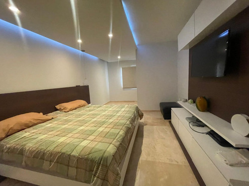 Townhouse En Lago Country Iii