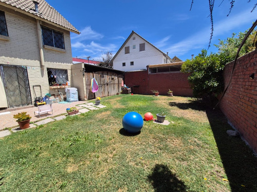 Casa Tres Pisos En Avenida Principal Ciudad Satélite - Maipú
