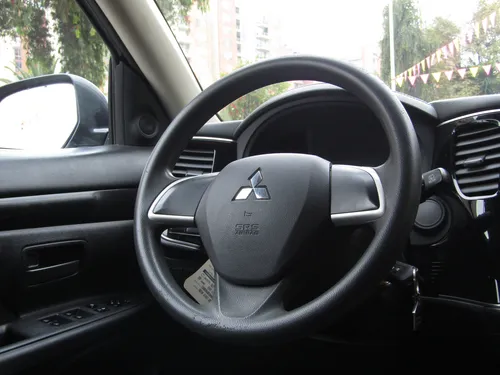 Mitsubishi Outlander 2.4 Kaiteki At 7 Psj
