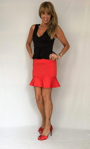 Imagen 4 de 5 de Pollera Lola Lycra T1 Y T2 Rojo- Negra - Crema- Francia