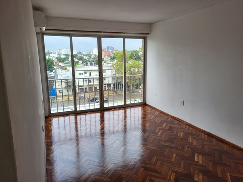 Apartamento En Alquiler De 2 Dormitorios C/ Cochera En Parque Batlle