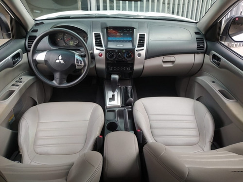 Imagem 8 de 12 de Mitsubishi Pajero 3.2 Diesel Outdoor 4x4 Automática